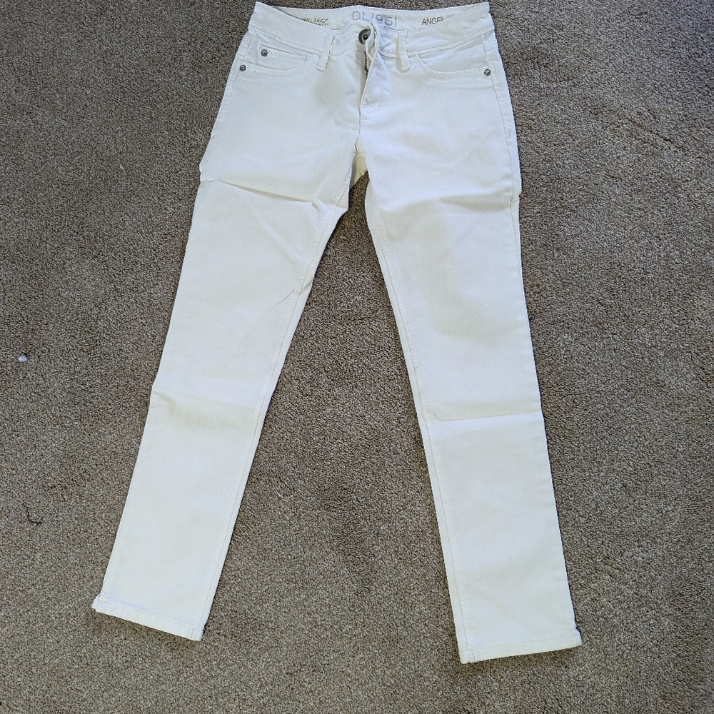 DL1961 white Angel jeans, mid rise skinny ankle, with 4way stretch 360 comfort